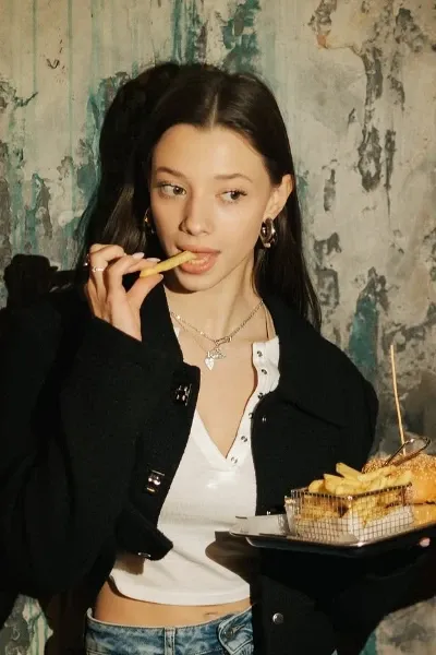 Polina Gukhman photo