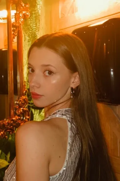 Polina Gukhman photo