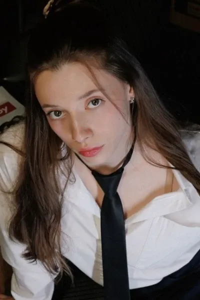 Polina Gukhman photo