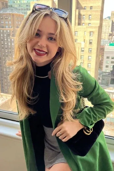 Brec Bassinger photo