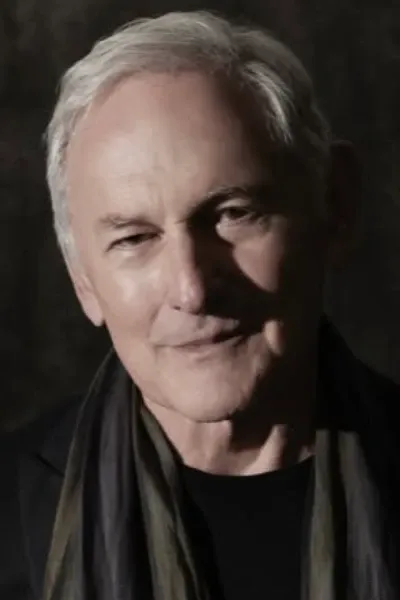 Victor Garber photo