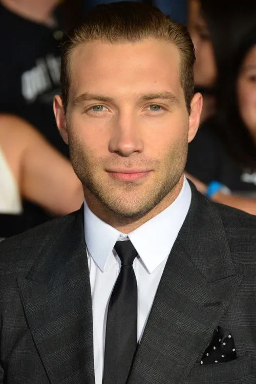 Jai Courtney photo