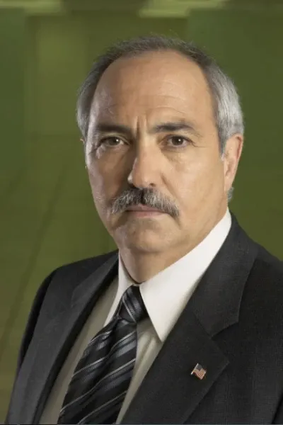 Miguel Sandoval photo