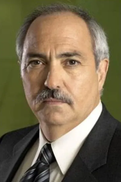 Miguel Sandoval photo