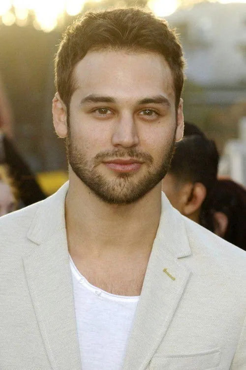 Ryan Guzman photo
