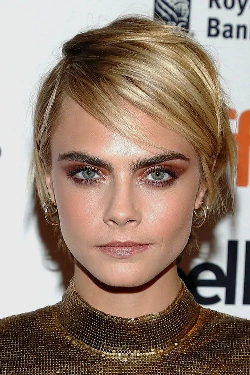 Cara Delevingne photo