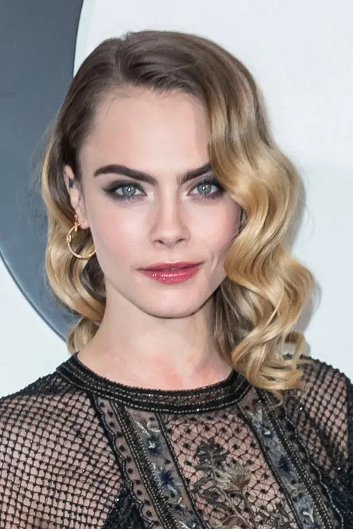 Cara Delevingne photo