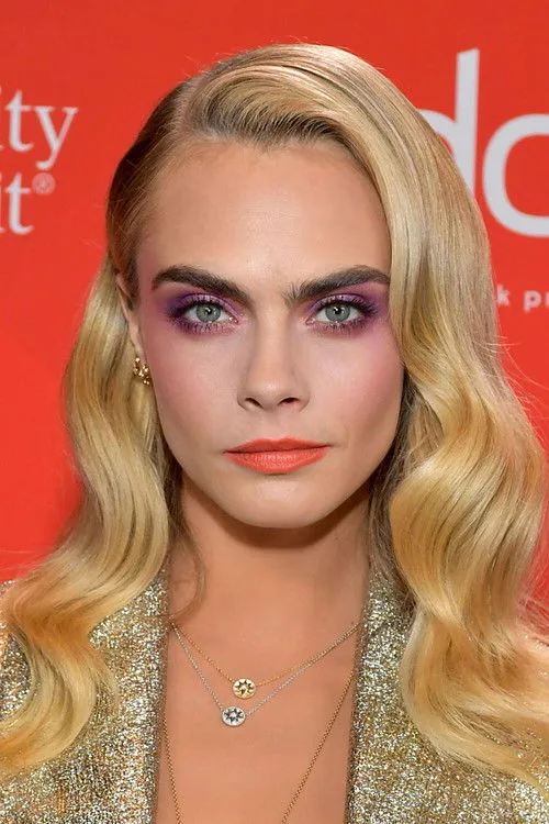 Cara Delevingne photo