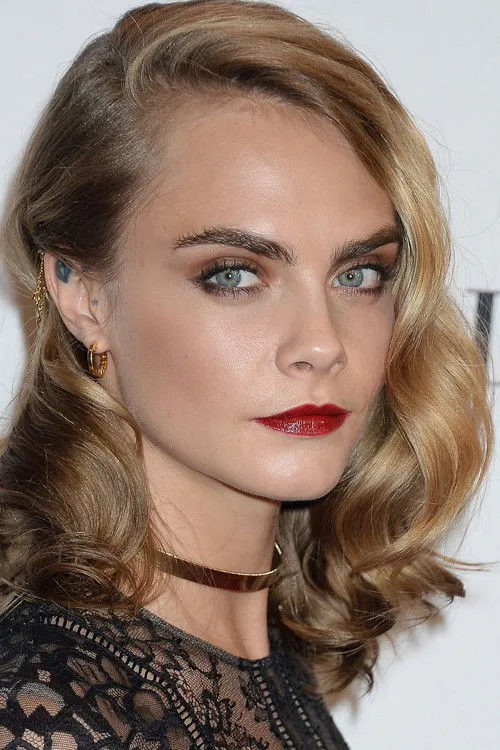 Cara Delevingne photo