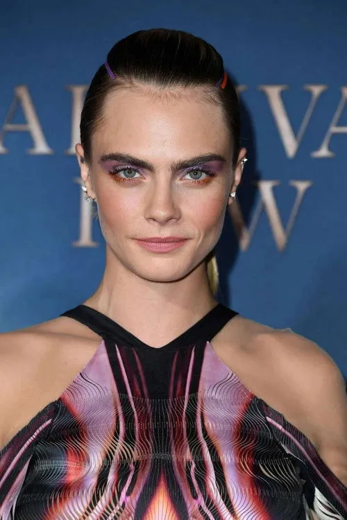 Cara Delevingne photo