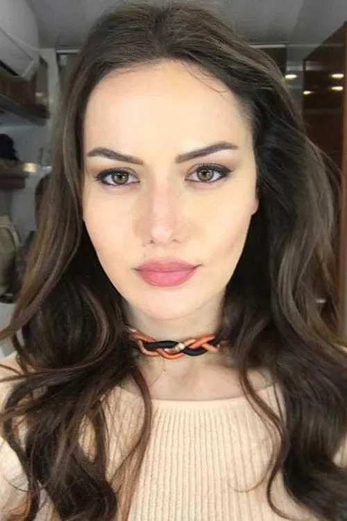 Fahriye Evcen photo