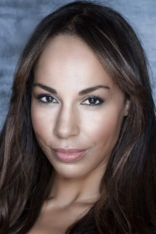 Amanda Brugel photo