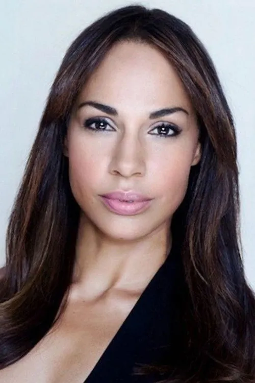 Amanda Brugel photo