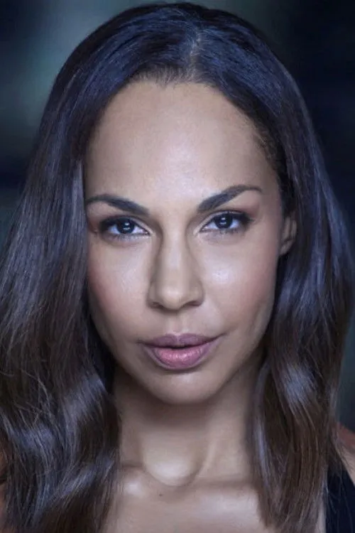 Amanda Brugel photo