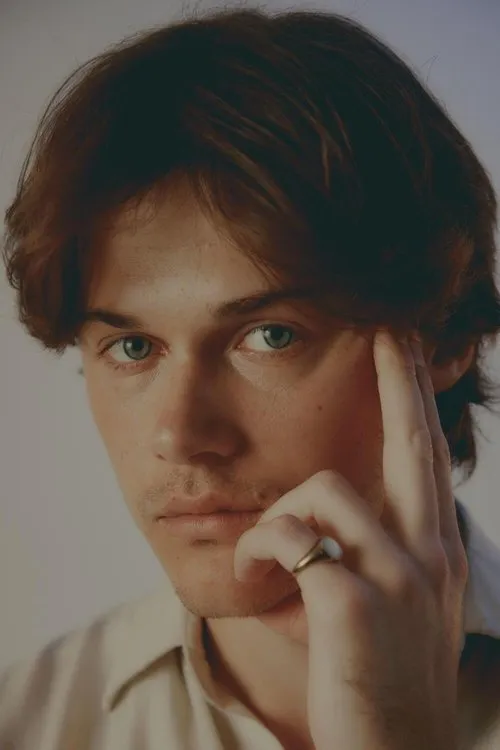 Christopher Briney photo