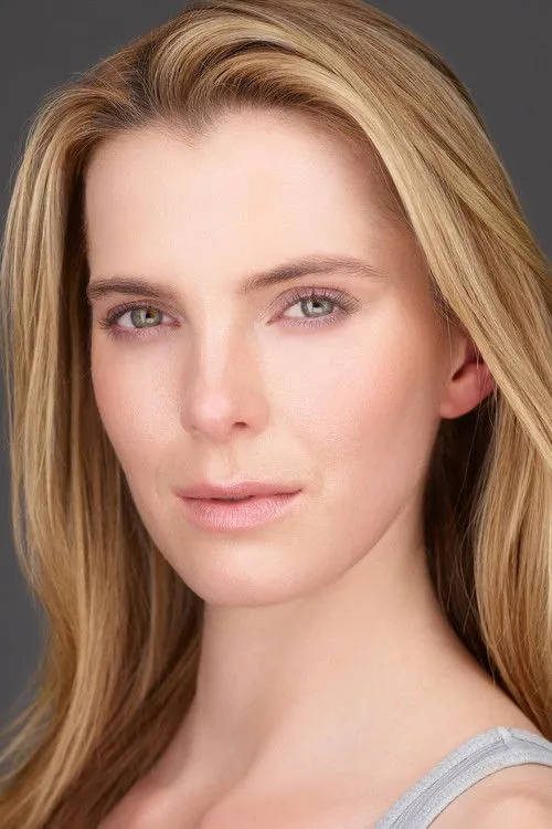 Betty Gilpin photo
