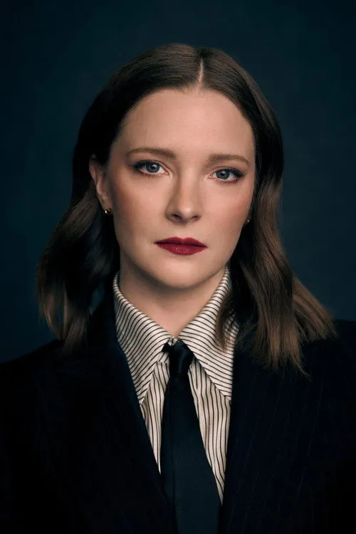 Morfydd Clark photo