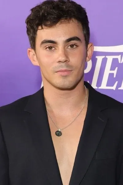 Tyler Alvarez photo