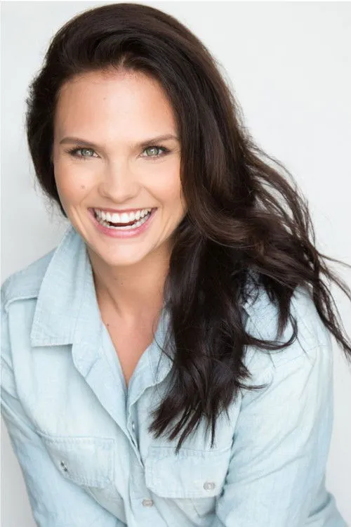 Cassandra Jean Amell photo