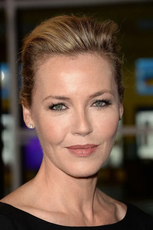 Connie Nielsen photo