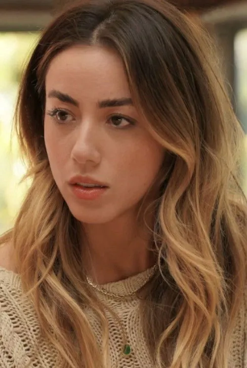 Chloe Bennet photo