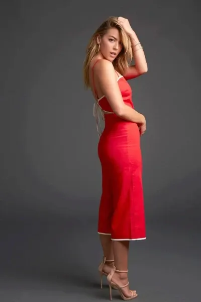 Chloe Bennet photo