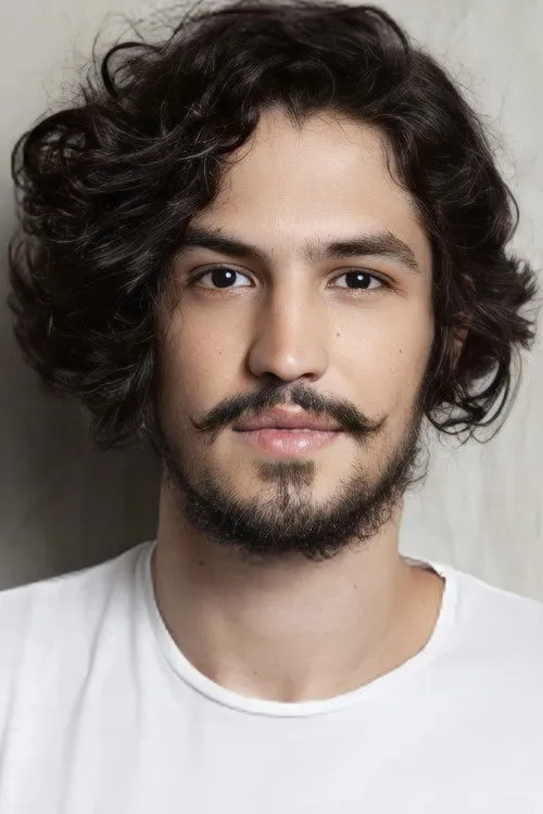 Gabriel Leone photo