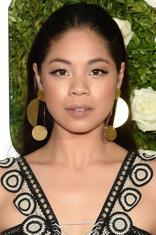 Eva Noblezada photo