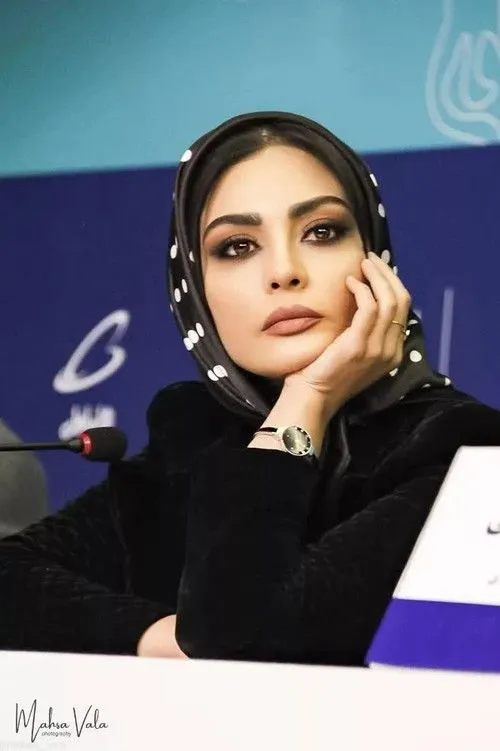 Sahra Asadollahi photo