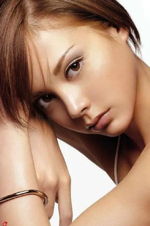 Anna Tsuchiya photo