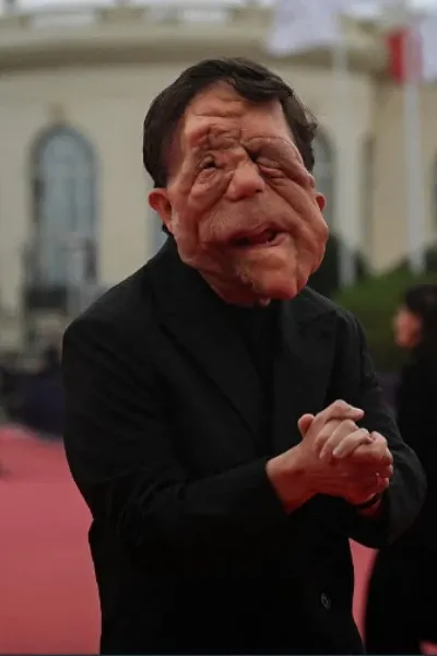 Adam Pearson photo