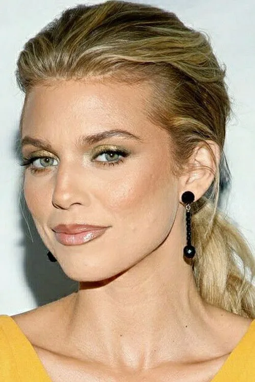AnnaLynne McCord photo
