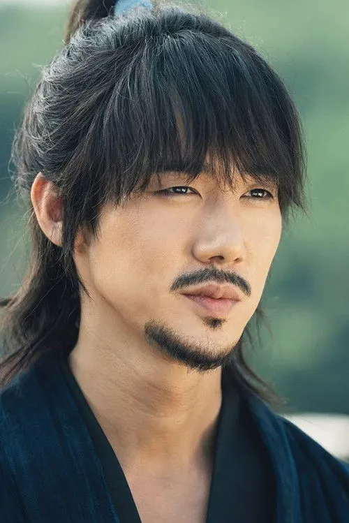 Yoo Yeon-seok photo