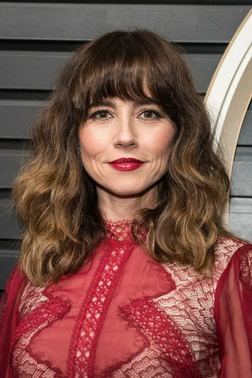 Linda Cardellini photo
