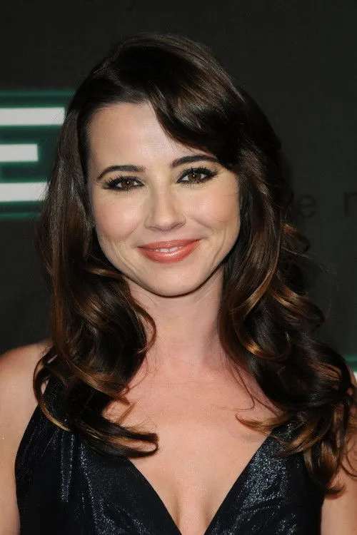 Linda Cardellini photo