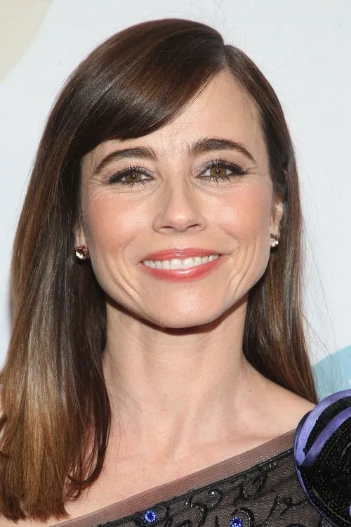 Linda Cardellini photo