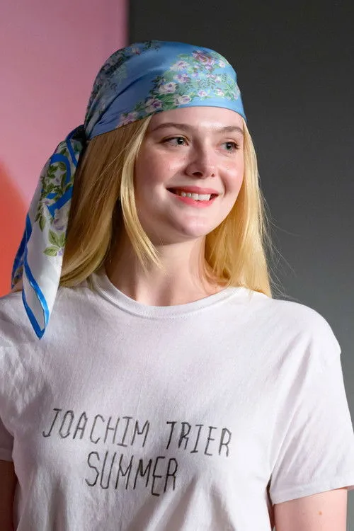 Elle Fanning photo