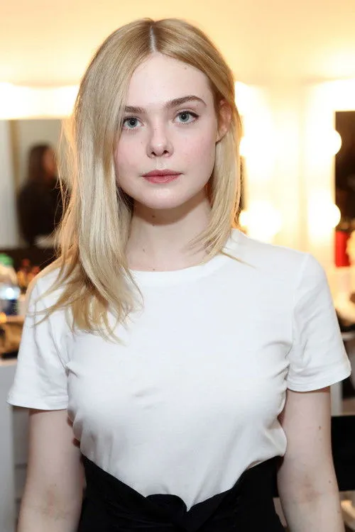 Elle Fanning photo