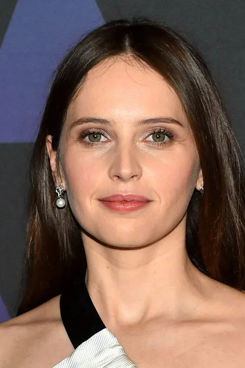 Felicity Jones photo