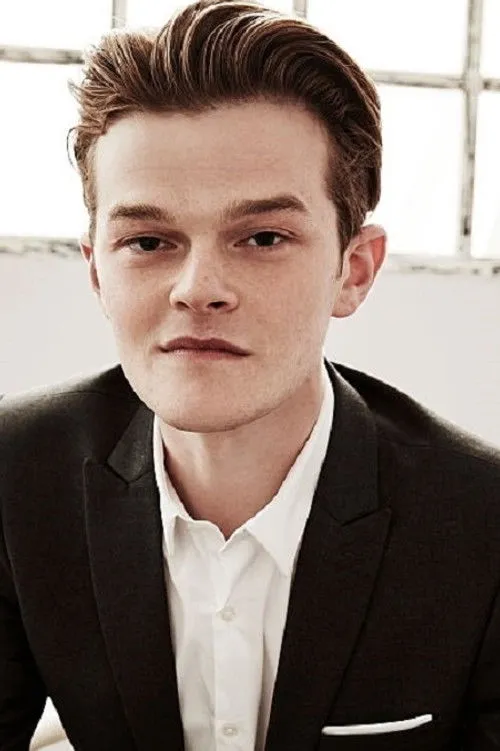 Robert Aramayo photo
