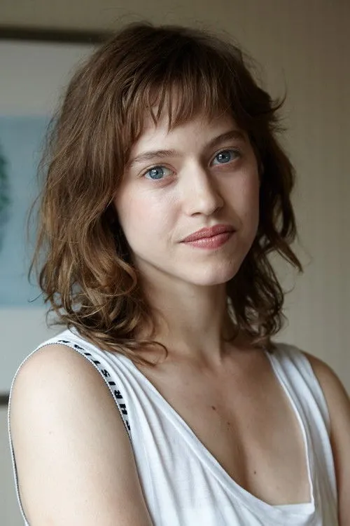 Lou de Laâge photo