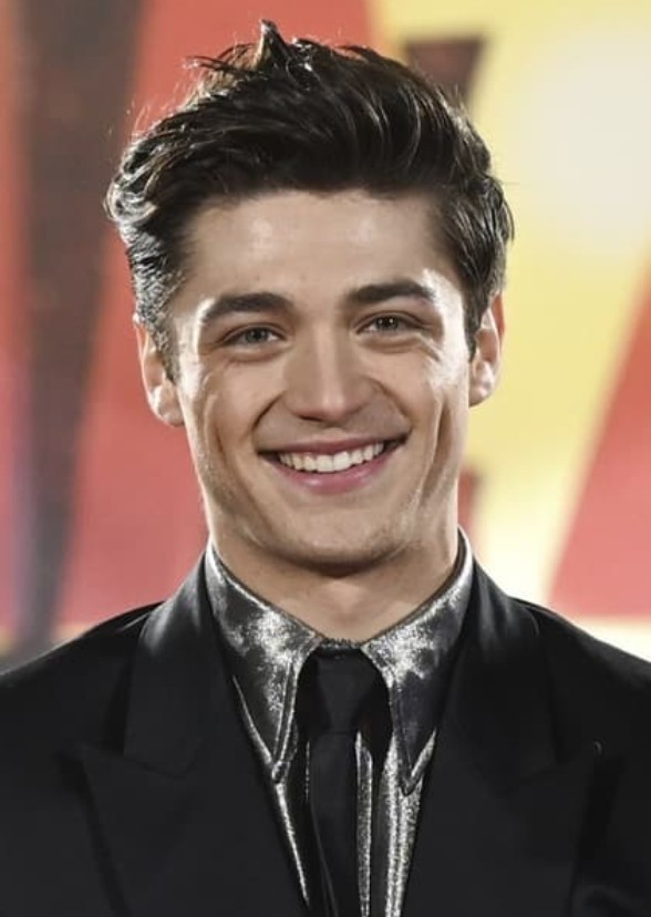 Actors/Actresses Who Should Collaborate With Asher Angel 