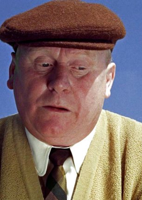 Actors that could have pulled off Auric Goldfinger?
