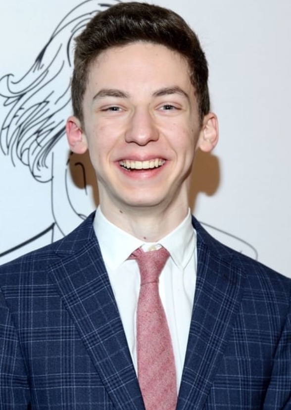 Andrew Barth Feldman as Seymour 