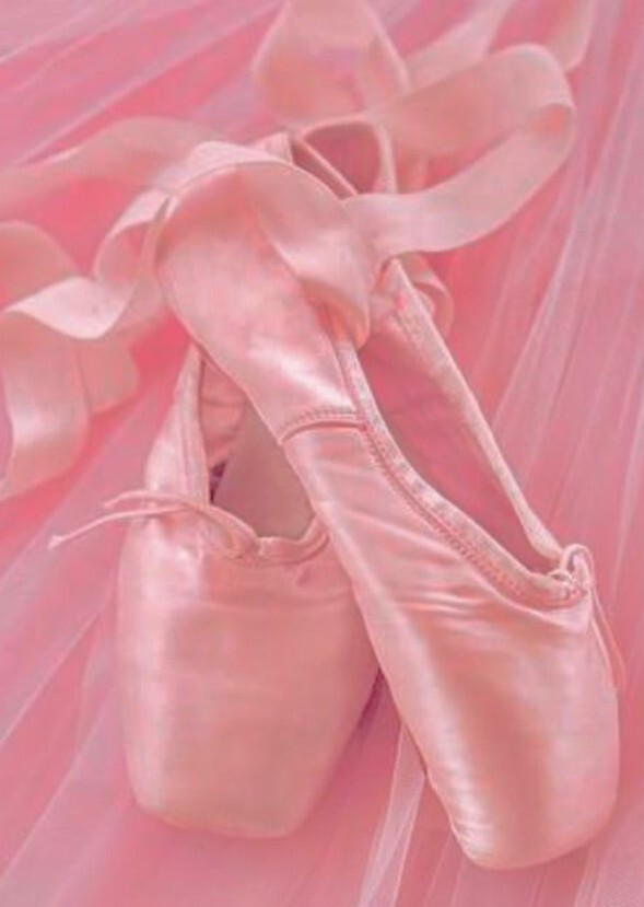Astrid and shoes pink 