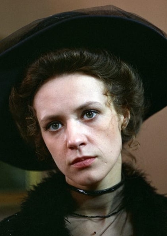 Barbara Grabowska The Silver Screen Triumph Fan Casting on myCast