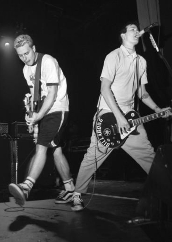 Blink-182:Fast Guitar And Dick Jokes