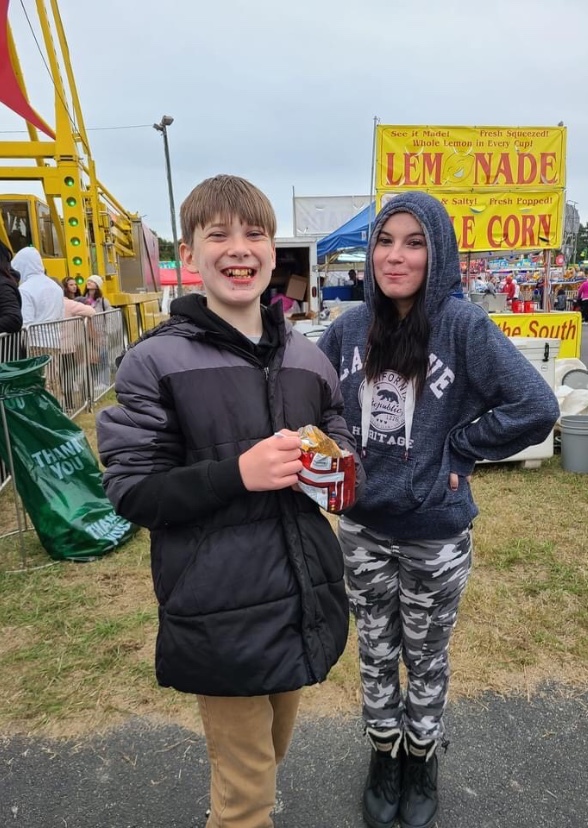 Caiden Dedrick at the fair with Kelsea Dedrick