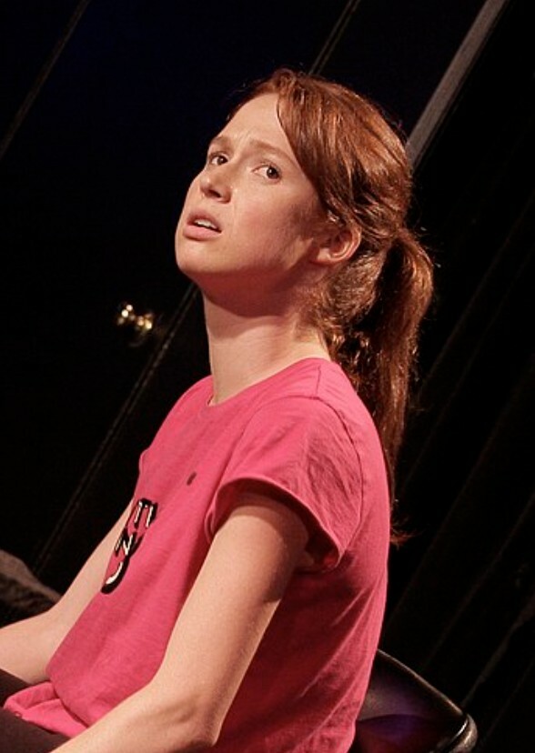 Characters Ellie Kemper should have played in the 2000s