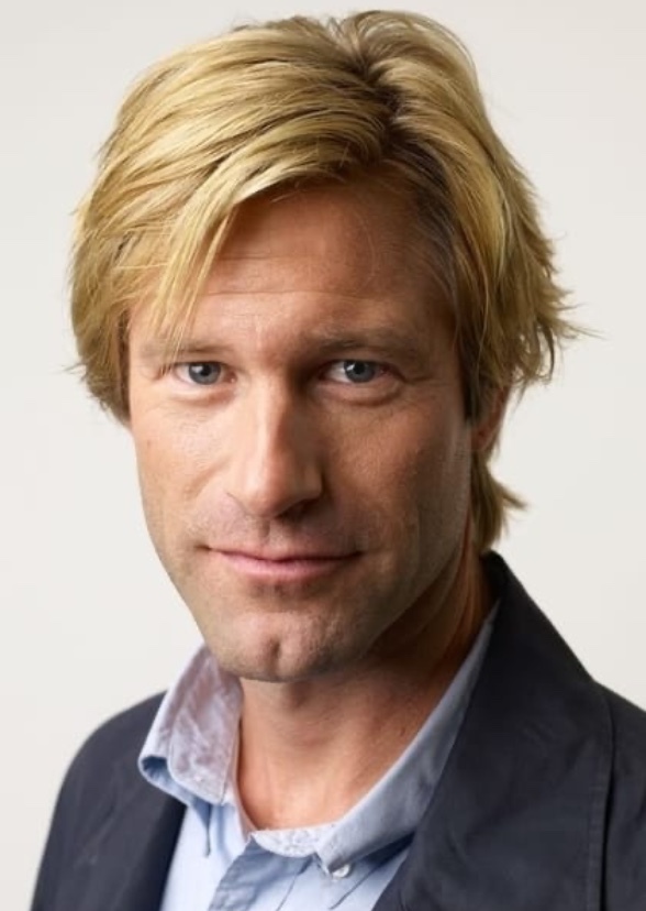 Characters ideas for Aaron Eckhart to play